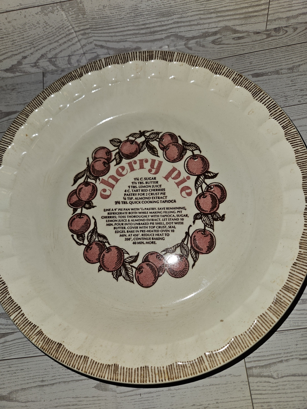 Vintage 1983 Royal China Country Harvest Ceramic Cherry Pie Baking Dish USA